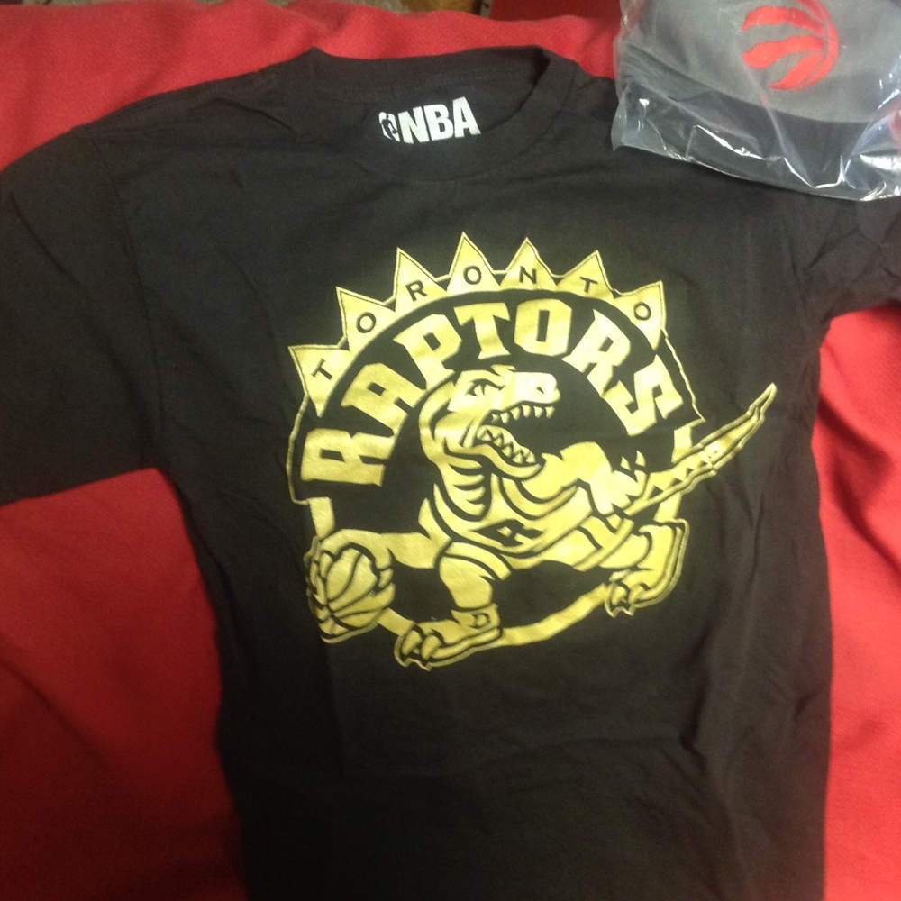 NBA Toronto Raptors tshirt and hat
